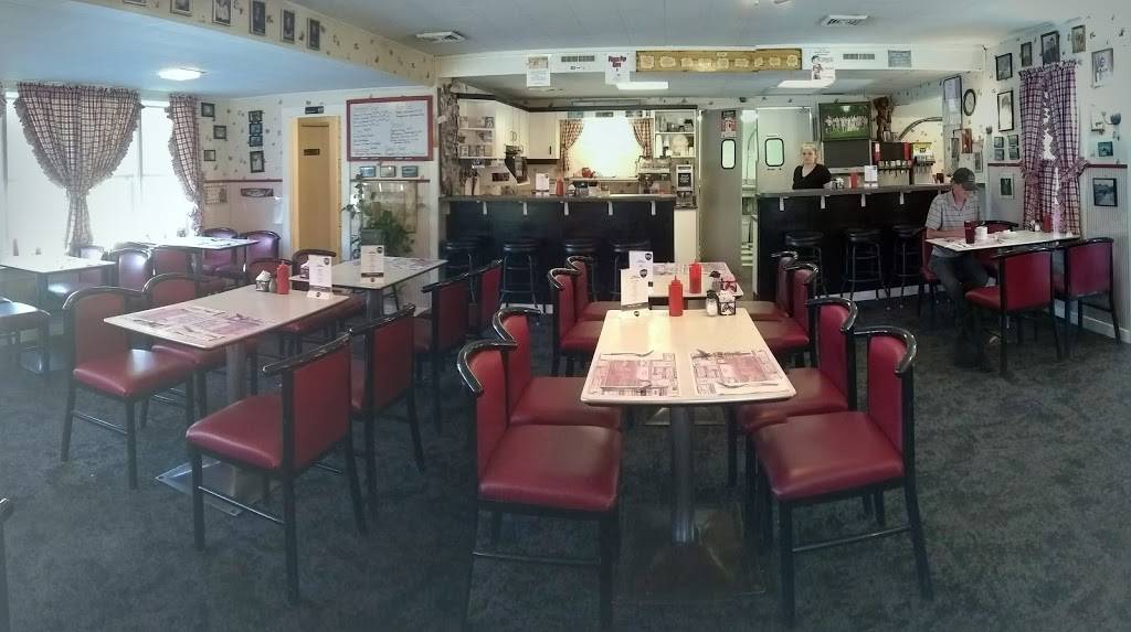 Munroes Family Restaurant | restaurant | 633 US-3, Twin Mountain, NH 03595, USA | 6038465542 OR +1 603-846-5542