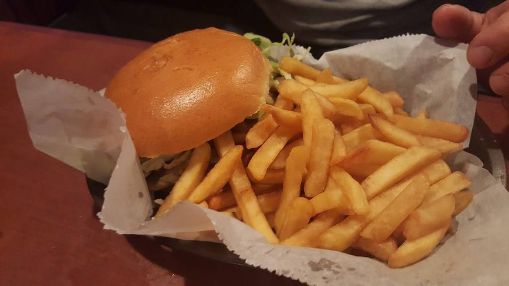 Rattlesnake Jakes Bar & Grill | restaurant | 2060 NE 2nd St, Deerfield Beach, FL 33441, USA | 9544214481 OR +1 954-421-4481