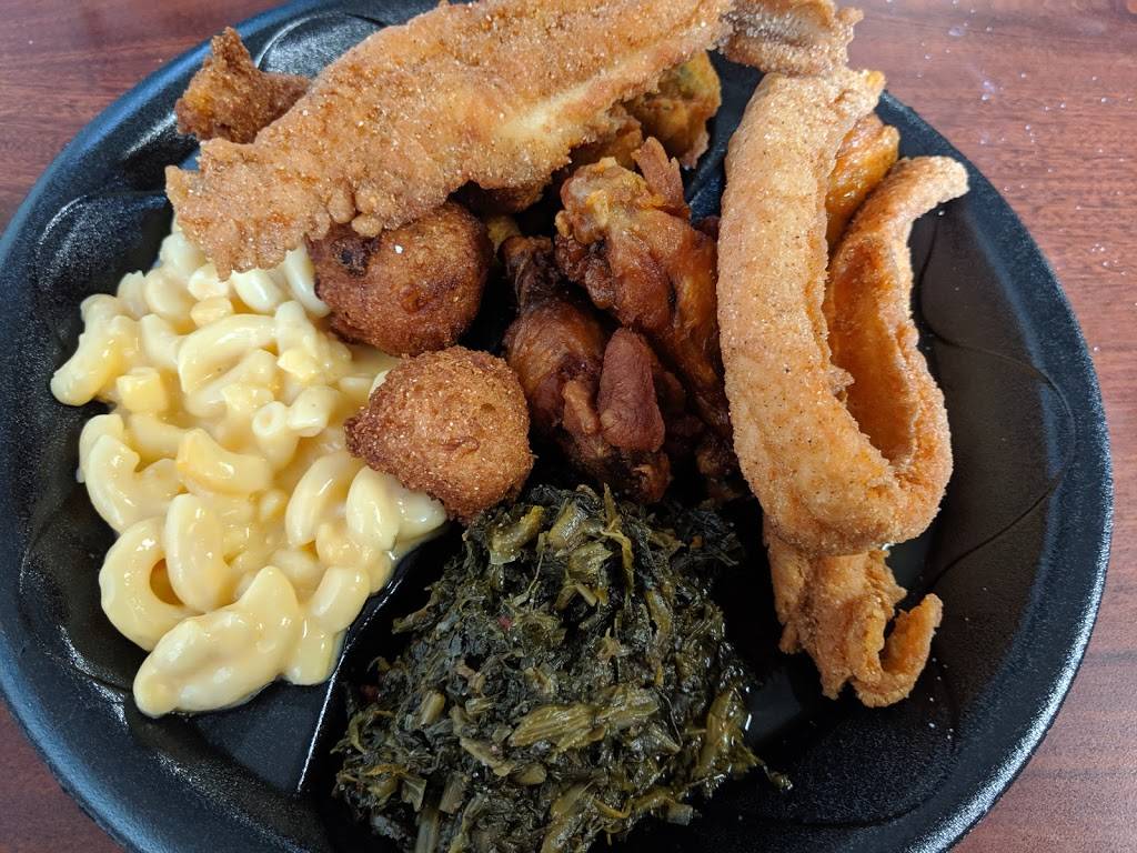 Wrays Fins & Feathers Restaurant | restaurant | 7059 Depot St, Olive Branch, MS 38654, USA | 6628959729 OR +1 662-895-9729