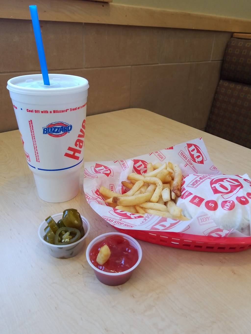 Dairy Queen Store | restaurant | 1202 US-90, Castroville, TX 78009, USA | 8305383141 OR +1 830-538-3141