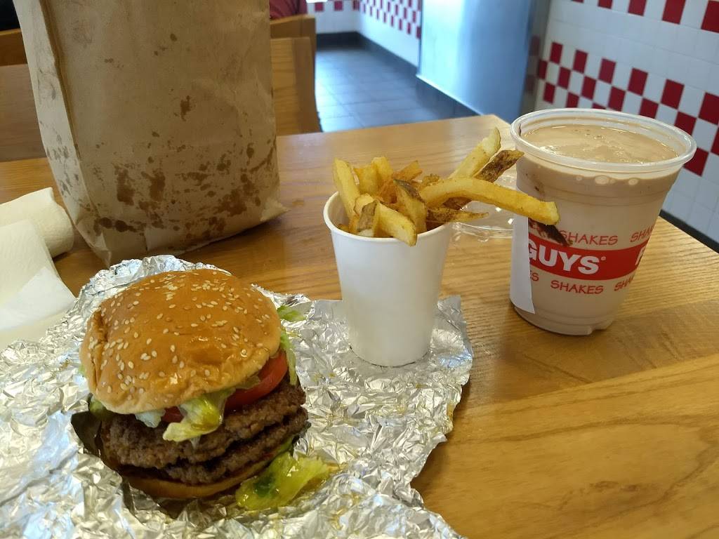Five Guys | meal takeaway | 7622 Richmond Hwy, Alexandria, VA 22306, USA | 7037170090 OR +1 703-717-0090