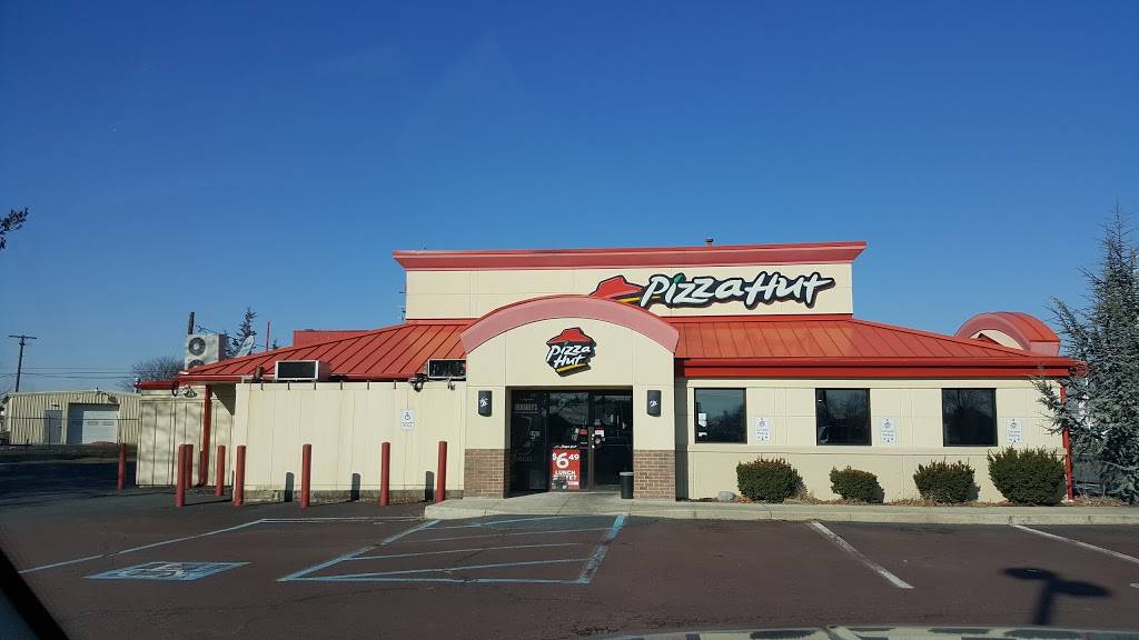 Pizza Hut | restaurant | 320 S West End Blvd, Quakertown, PA 18951, USA | 2155360245 OR +1 215-536-0245