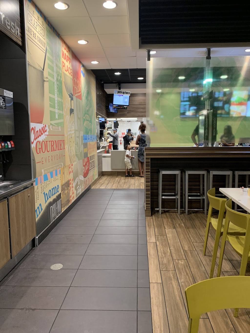 McDonalds | restaurant | 2410 W Broward Blvd, Fort Lauderdale, FL 33312, USA | 9545832631 OR +1 954-583-2631