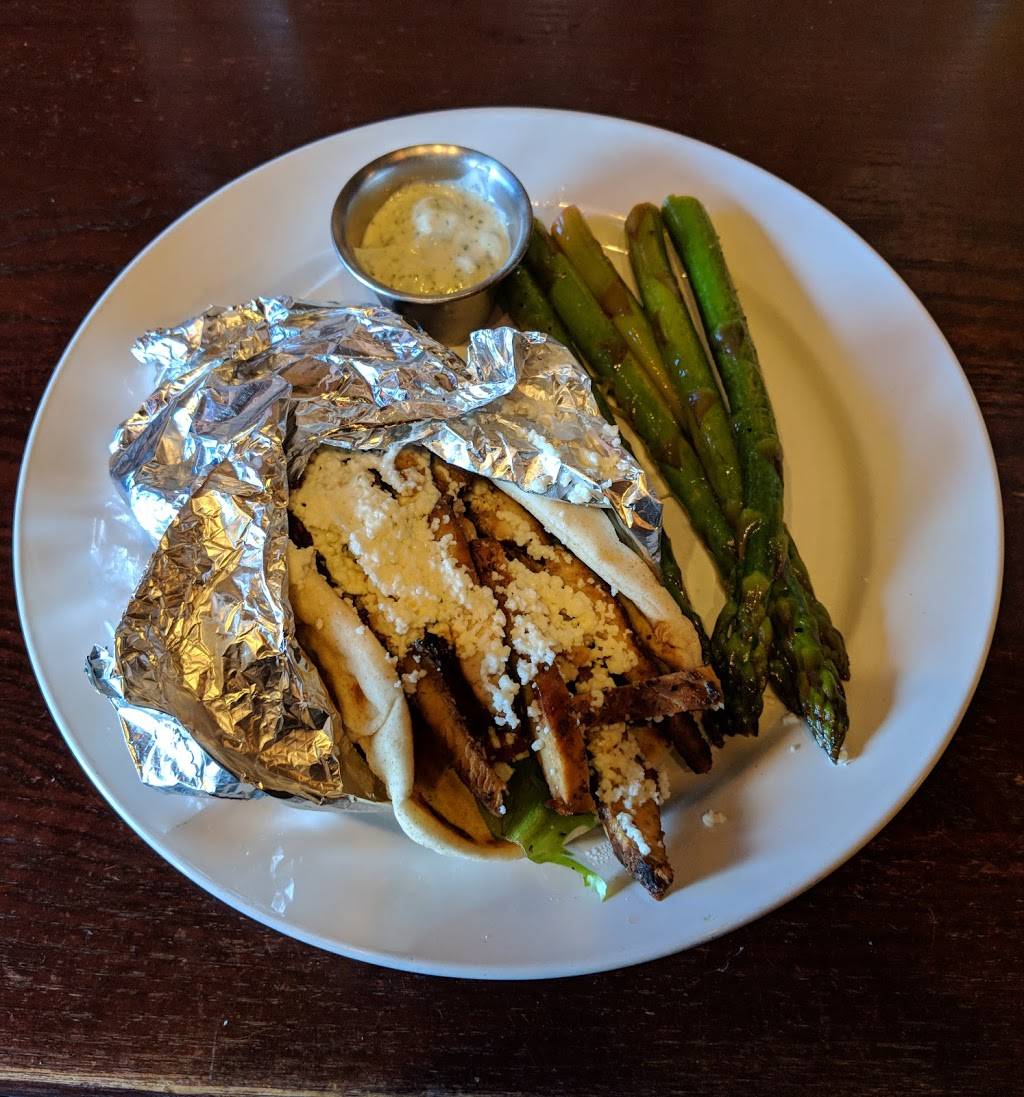 Father Toms Pub | restaurant | 32 N Cedar Ave, Cookeville, TN 38501, USA | 9318549484 OR +1 931-854-9484