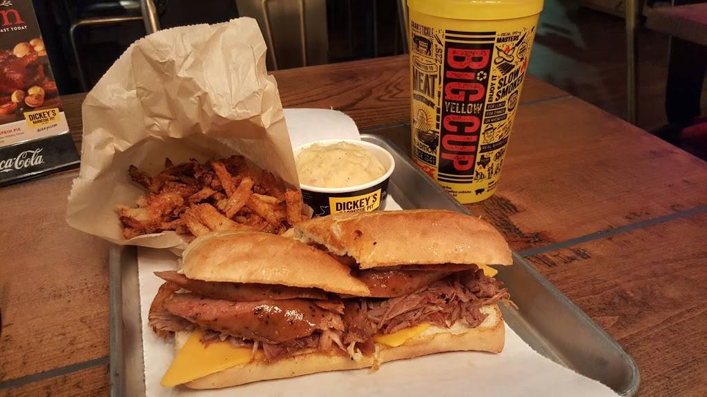 Dickeys Barbecue Pit | restaurant | 42452-4, Bob Hope Dr, Rancho Mirage, CA 92270, USA | 7608510955 OR +1 760-851-0955