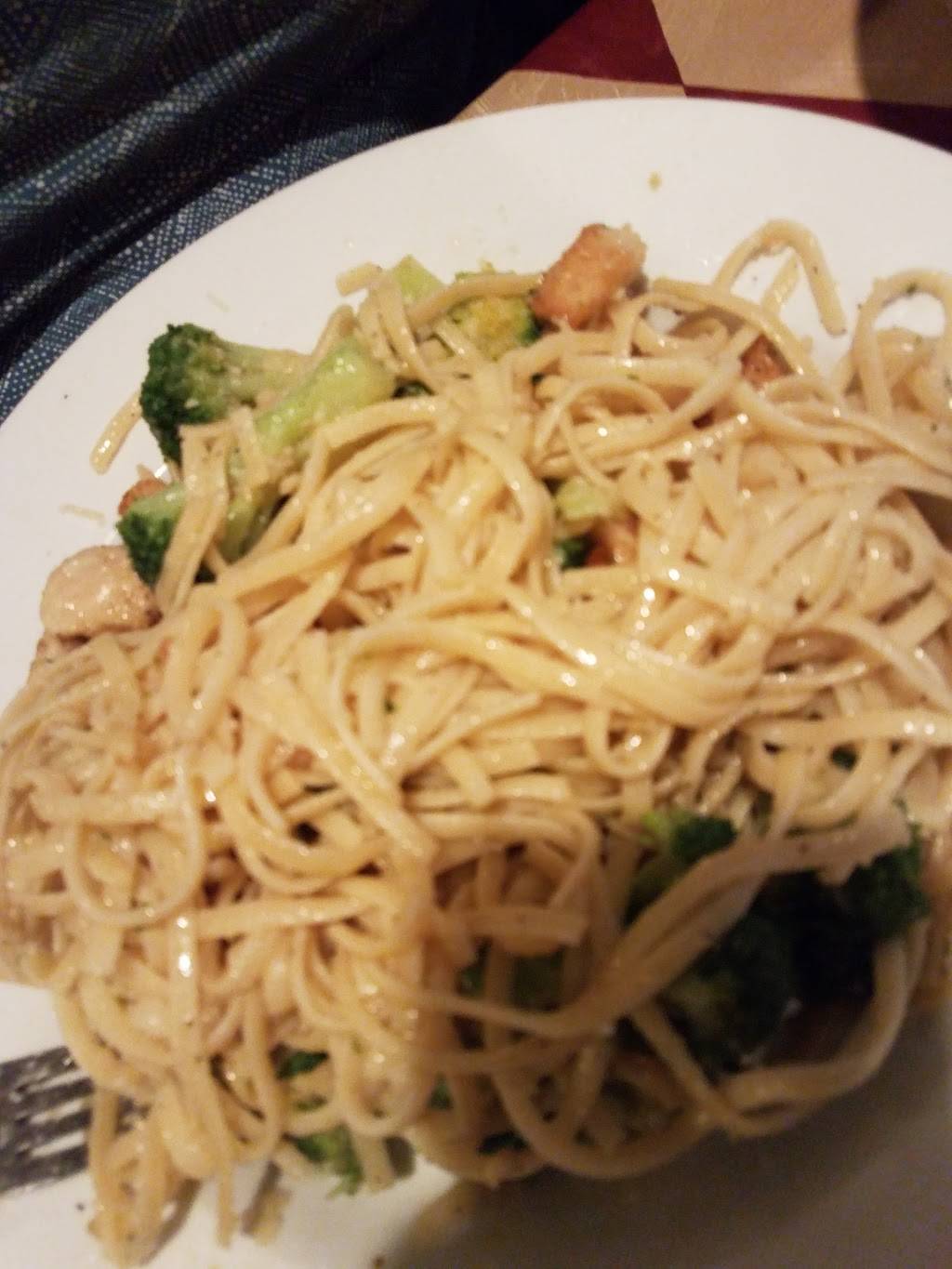 Villa Restaurant & Pizzeria | restaurant | 21311 Gratiot Ave, Eastpointe, MI 48021, USA | 5867781780 OR +1 586-778-1780