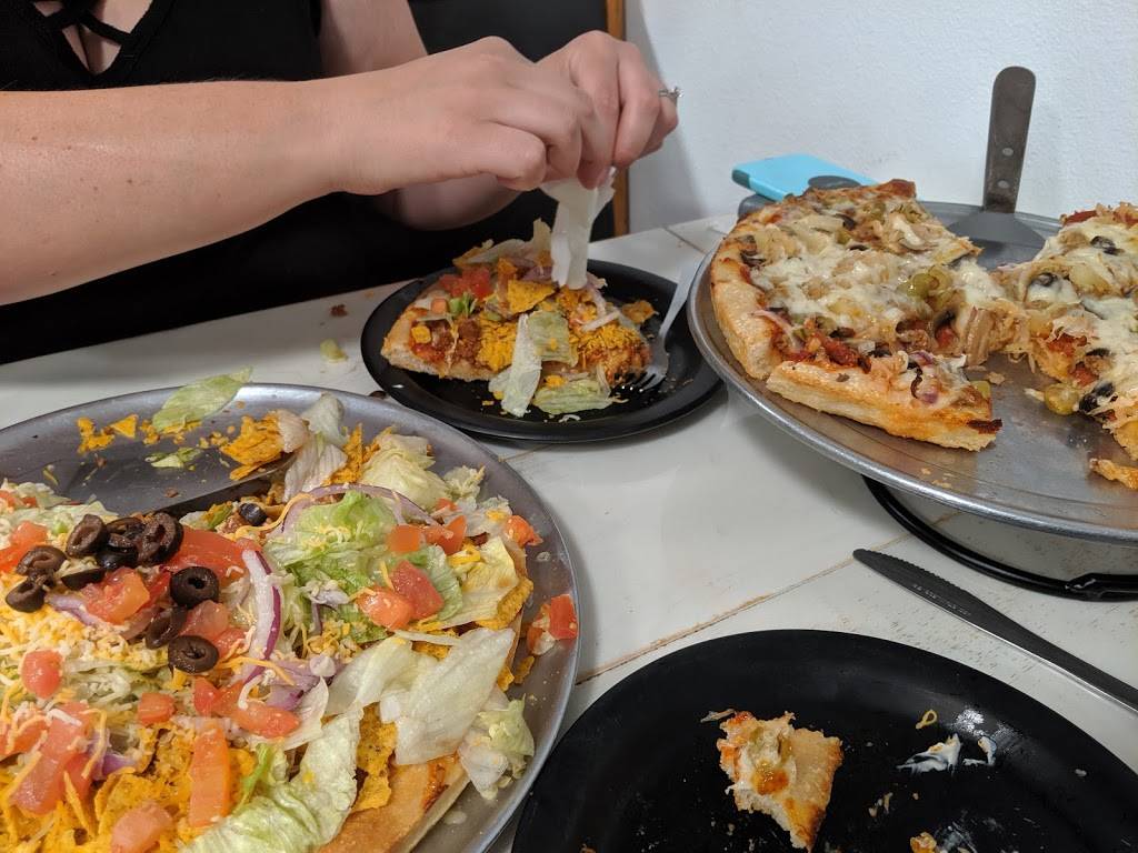 Papas Pizzeria | meal takeaway | 214 Van Dorn St, Polk City, IA 50226, USA | 5159846361 OR +1 515-984-6361