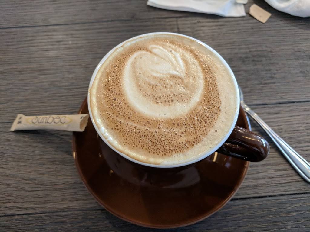 Robusto | restaurant | #26, Place Frontenac, Boulevard Leclerc O, Granby, QC J2G 1V3, Canada | 4509561956 OR +1 450-956-1956