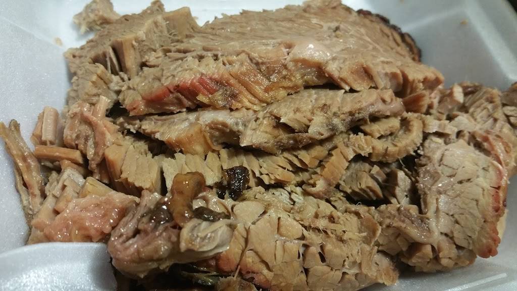 Dickeys Barbecue Pit | restaurant | 3721 N Interstate 35, Denton, TX 76210, USA | 9405665290 OR +1 940-566-5290