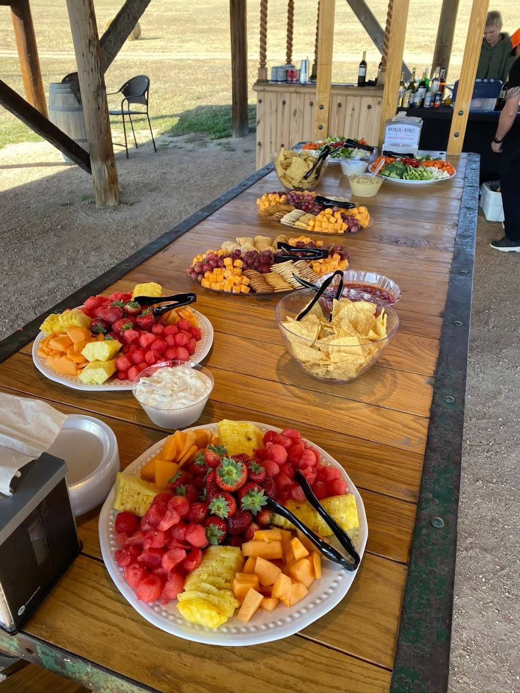 Broken Bones BBQ | restaurant | 481 CO-105, Monument, CO 80132, USA | 7194870471 OR +1 719-487-0471