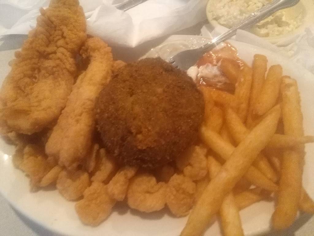 Captn Petes Seafood Restaurant | cafe | 5 Island Ford Rd, Maiden, NC 28650, USA | 8284286080 OR +1 828-428-6080