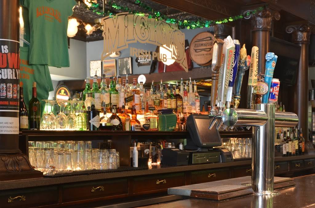 Mickys Irish Pub | restaurant | 11 S Dubuque St, Iowa City, IA 52240, USA | 3193386860 OR +1 319-338-6860