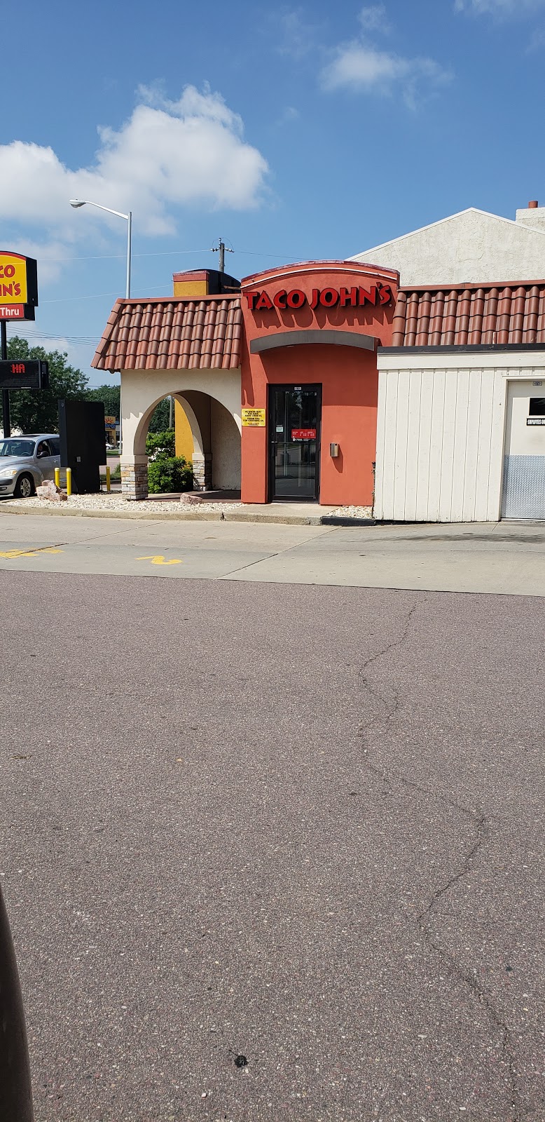Taco Johns | restaurant | 1420 W 41st St, Sioux Falls, SD 57105, USA | 6053392730 OR +1 605-339-2730