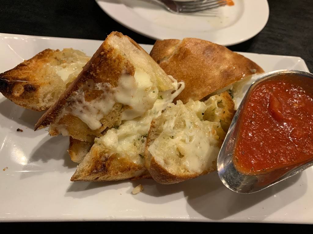 Molinaris | restaurant | 789 Adams St, Dorchester, MA 02124, USA | 6178251700 OR +1 617-825-1700