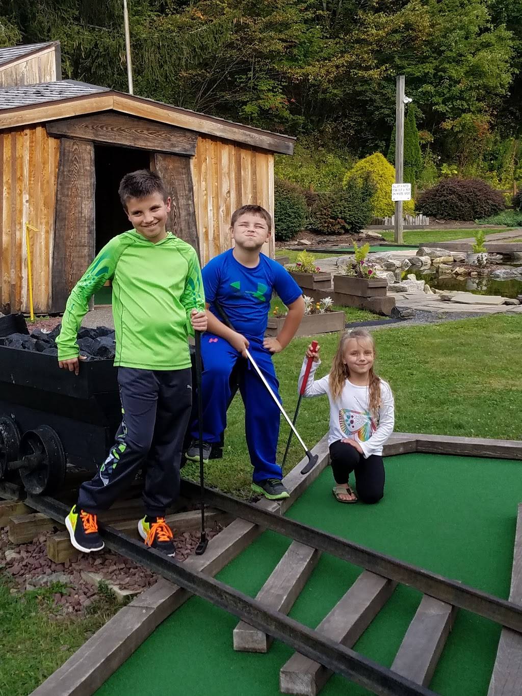 Garys Putter Golf & Jiffy Pup Restaurant | restaurant | 156 Cherry Springs Rd, Coudersport, PA 16915, USA | 8142749401 OR +1 814-274-9401