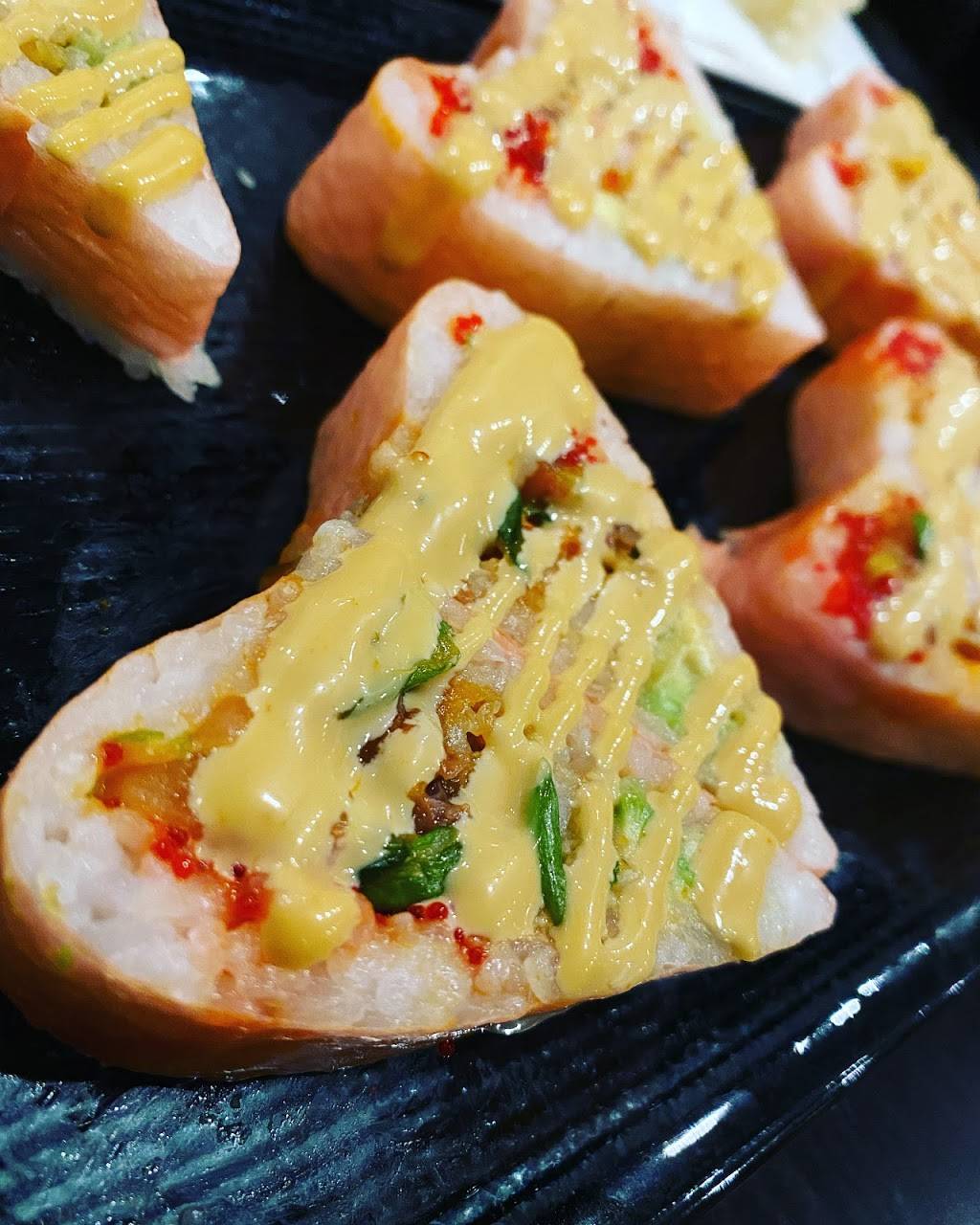 Yumi Sushi Bar | restaurant | 400 Selby Ave, St Paul, MN 55102, USA | 6512076810 OR +1 651-207-6810