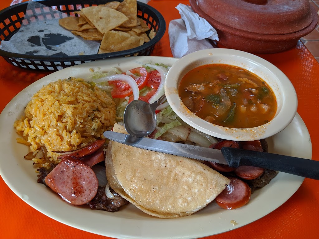 Karolinas Restaurant | restaurant | 4434 E 14th St, Brownsville, TX 78520, USA | 9565441911 OR +1 956-544-1911