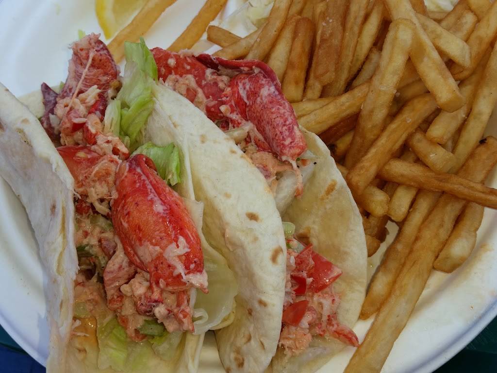 Point Lookout Clam Bar | restaurant | 99 Bayside Dr, Point Lookout, NY 11569, USA | 5168974024 OR +1 516-897-4024