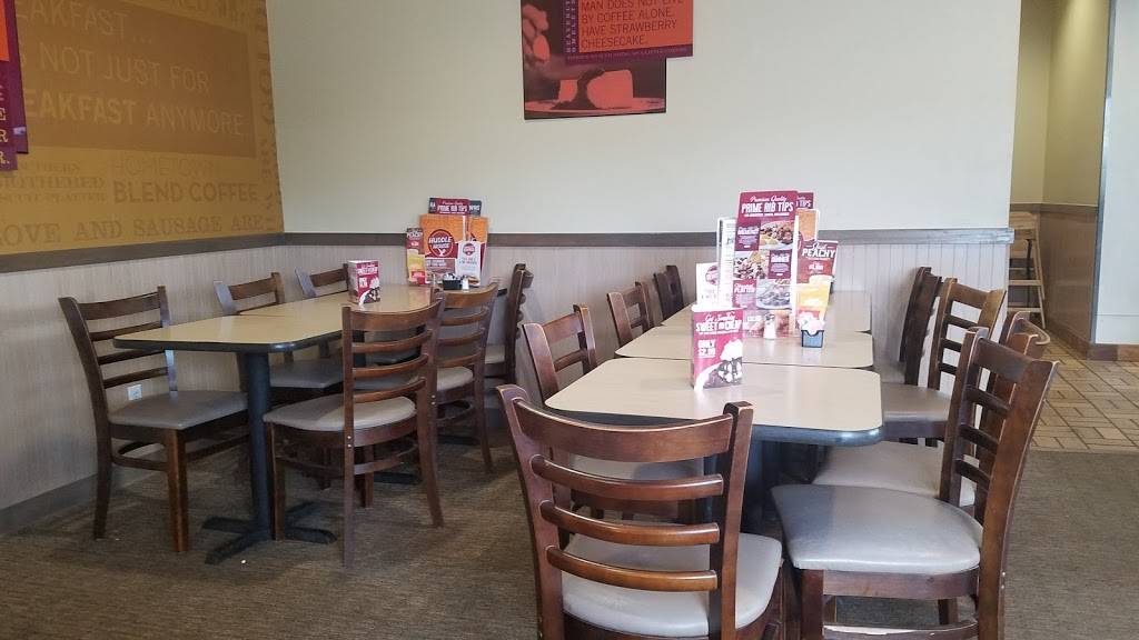 Huddle House | restaurant | 1580 W Main St, Centre, AL 35960, USA | 2569273992 OR +1 256-927-3992
