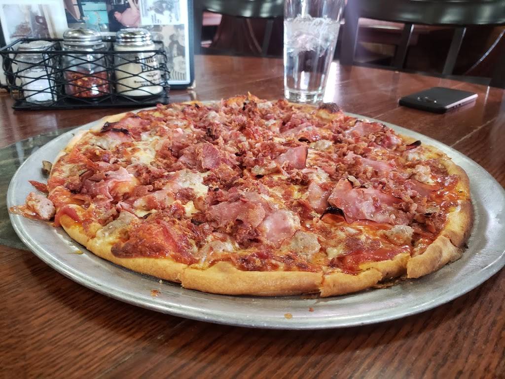 Bimbos Pizza | restaurant | 338 E Michigan Ave, Kalamazoo, MI 49007, USA | 2693493134 OR +1 269-349-3134