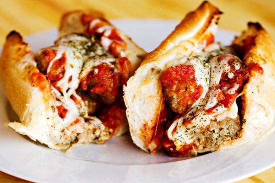 First Class Pizza And Pub | restaurant | 4290 Riverwalk Pkwy, Riverside, CA 92505, USA | 9513547900 OR +1 951-354-7900