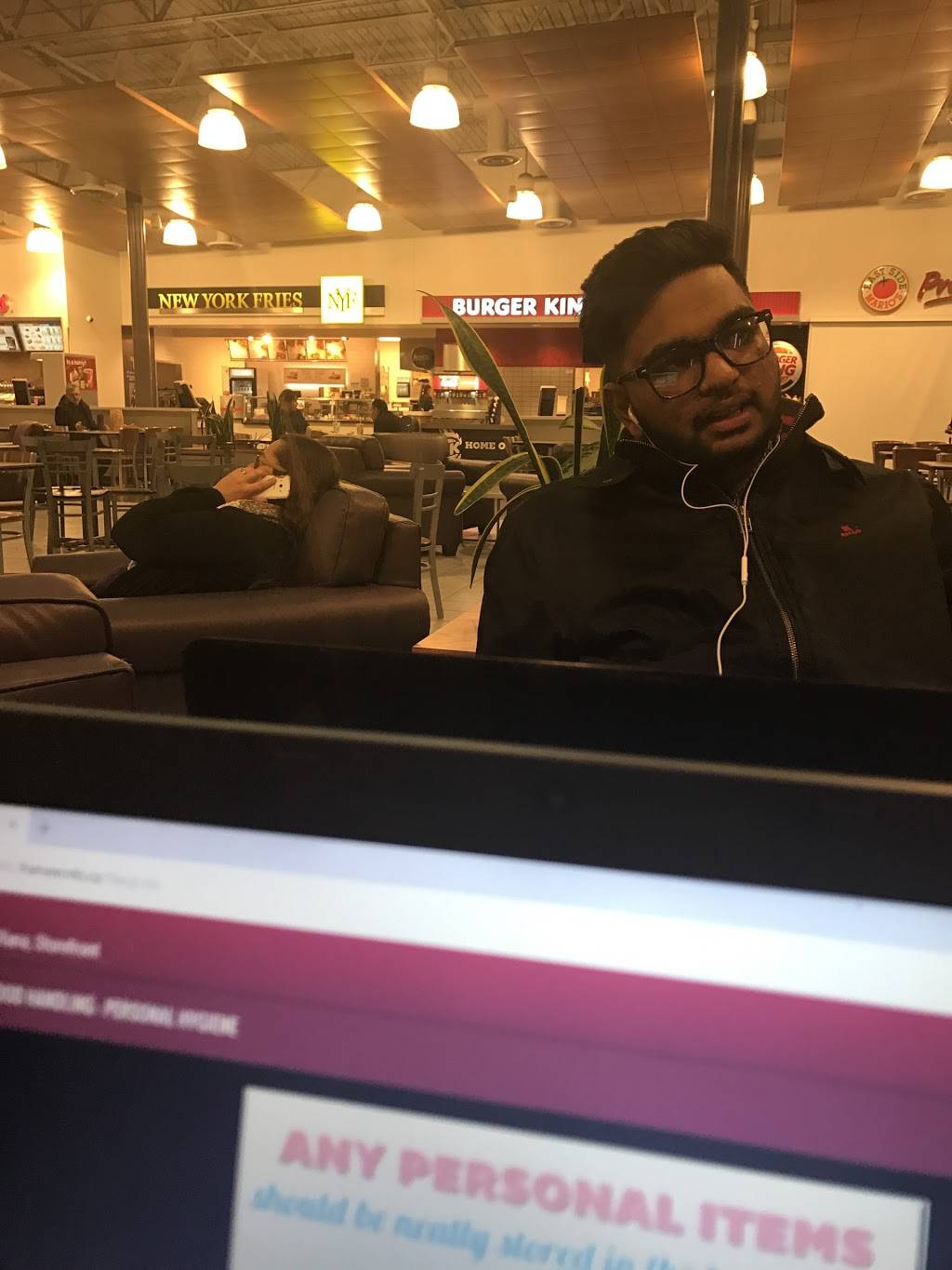 New York Fries - On Route Woodstock Travel Plaza | restaurant | 164-680 Hwy 401 Eastbound, Woodstock, ON N4S 7W8, Canada | 5194236300 OR +1 519-423-6300