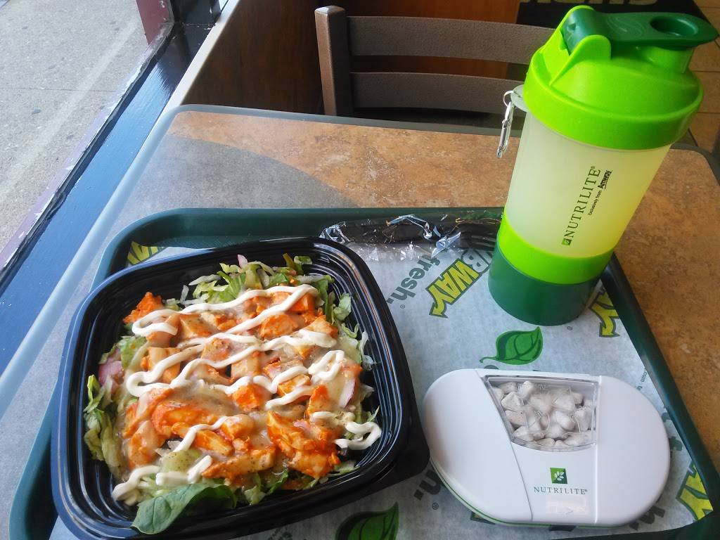 Subway Restaurants | restaurant | 695 Eastern Ave, Malden, MA 02148, USA | 7813333058 OR +1 781-333-3058