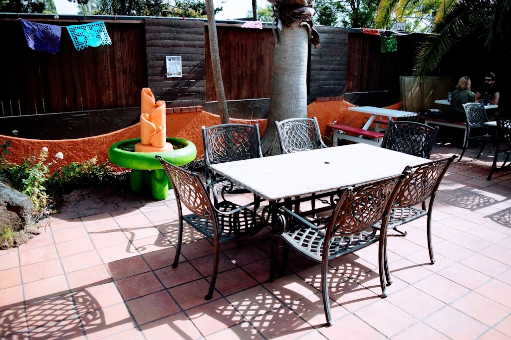 El Chipotle Mexican & American Food | restaurant | 850 Crescent Way, Arcata, CA 95521, USA | 7076305196 OR +1 707-630-5196