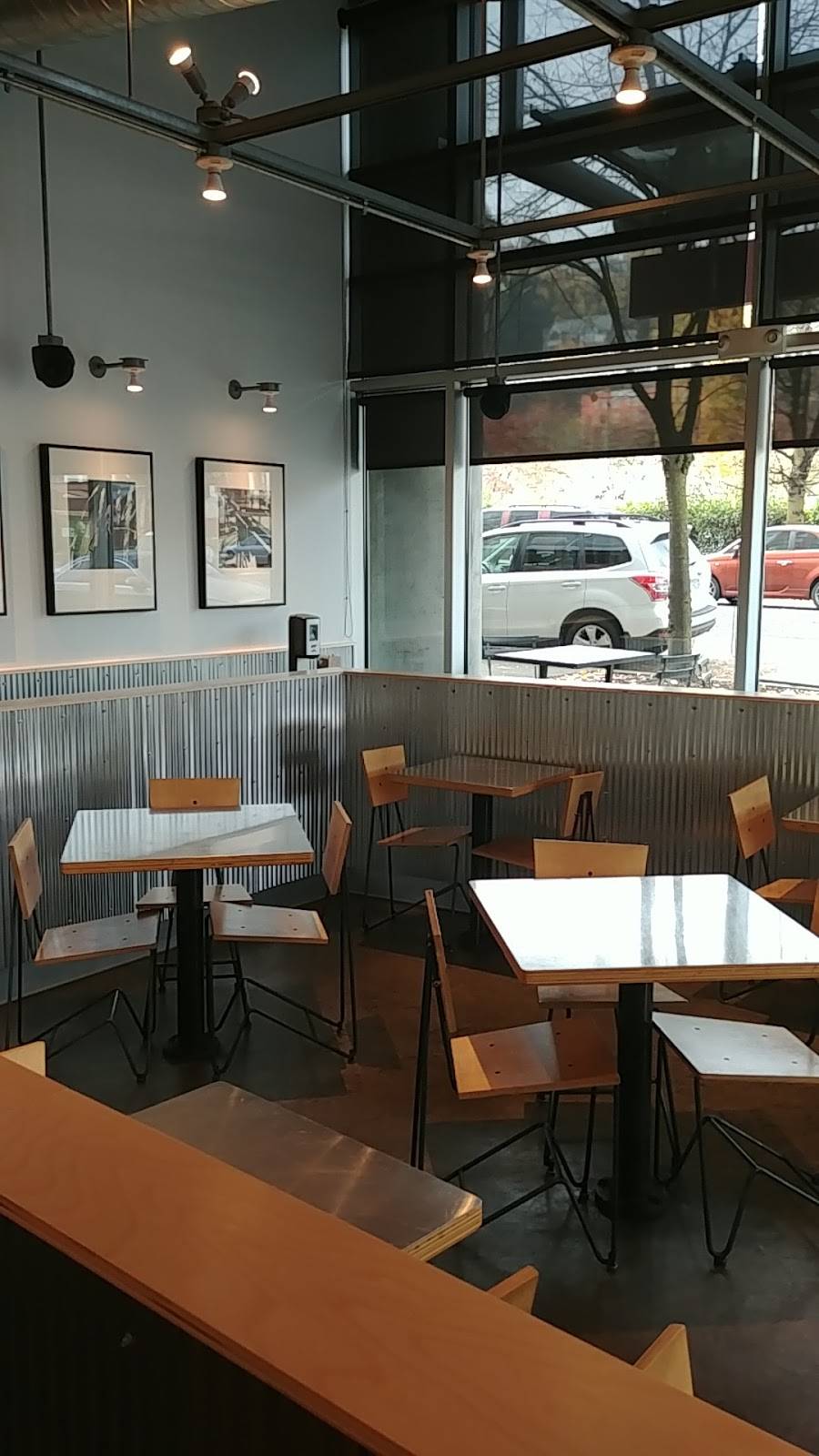 Chipotle Mexican Grill | restaurant | 1948 SW Broadway, Portland, OR 97201, USA | 5032742002 OR +1 503-274-2002