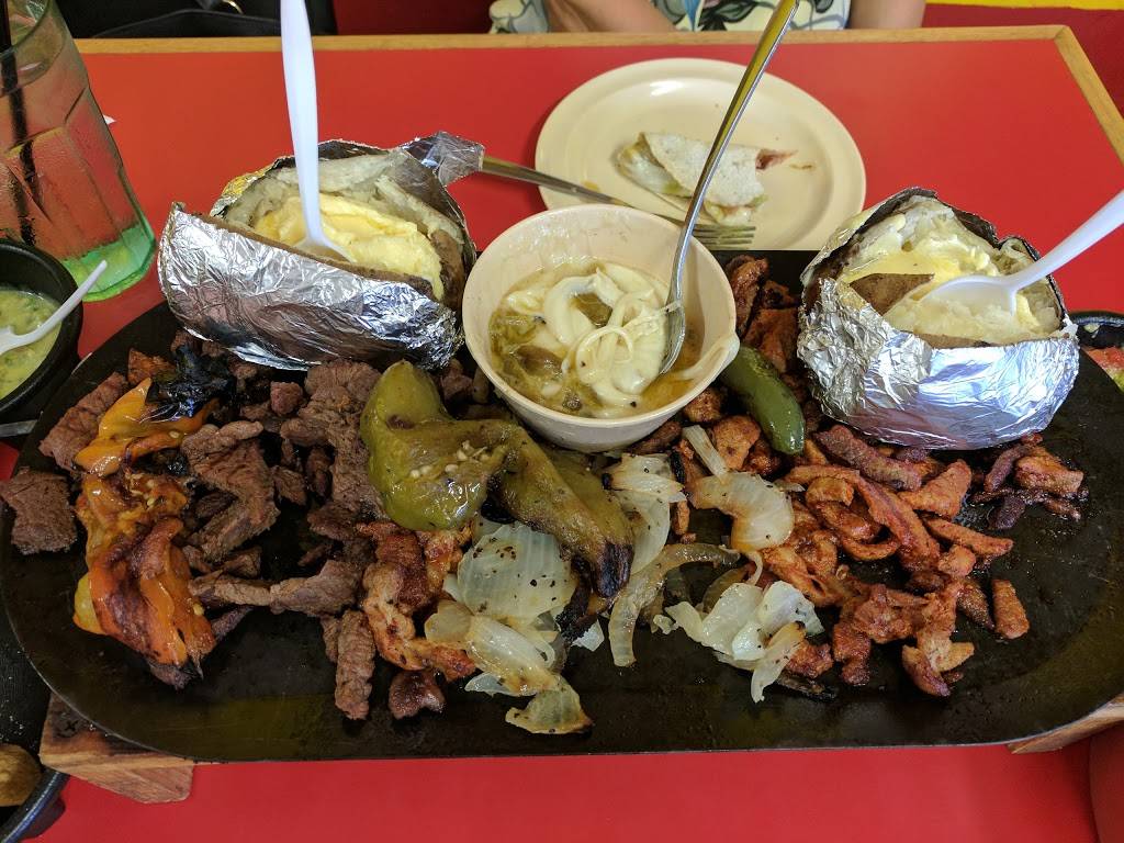 El Toro Bronco | restaurant | 3825 N Piedras St #3921, El Paso, TX 79930, USA | 9155664420 OR +1 915-566-4420