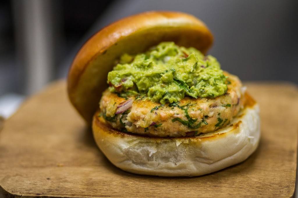 Flying Crust Pizza & Wings | night club | 3186 Roswell Rd NW, Atlanta, GA 30305, USA | 4042576222 OR +1 404-257-6222