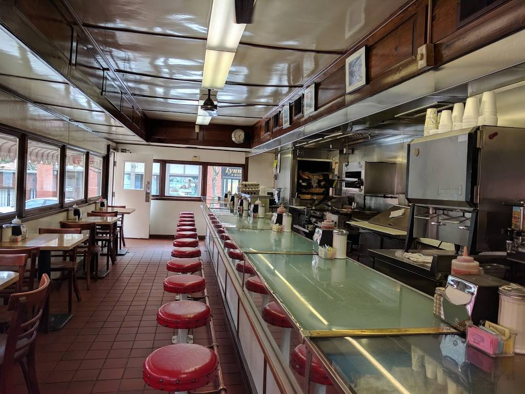 Capitol Diner | restaurant | 431 Union St, Lynn, MA 01901, USA | 7815959314 OR +1 781-595-9314