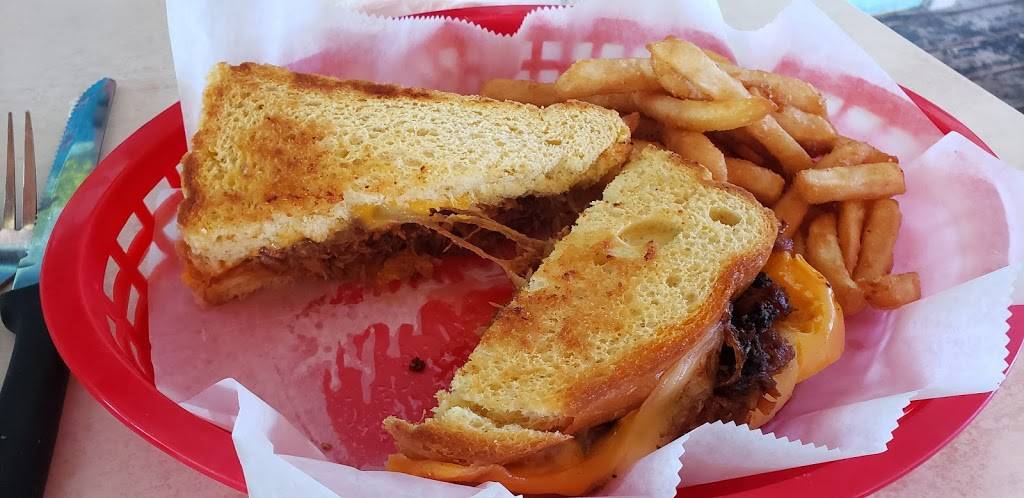 The Florida Boy Bar and Grill | restaurant | 68450 Overseas Hwy, Layton, FL 33001, USA | 3059984061 OR +1 305-998-4061