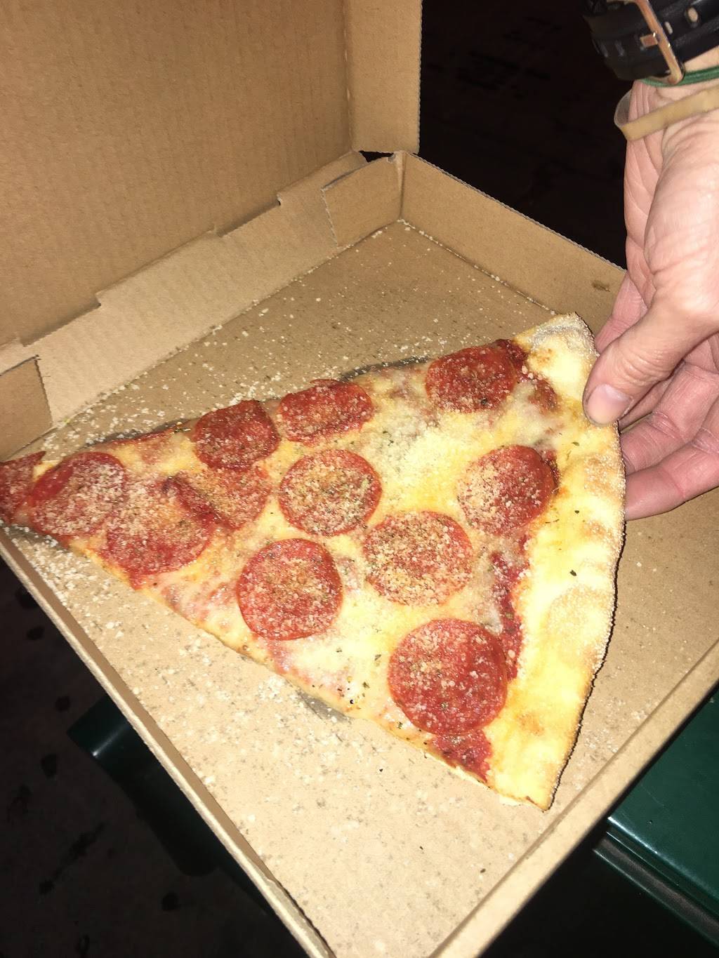 DAmores Pizza | restaurant | 18663 Ventura Blvd, Tarzana, CA 91356, USA | 8183433377 OR +1 818-343-3377