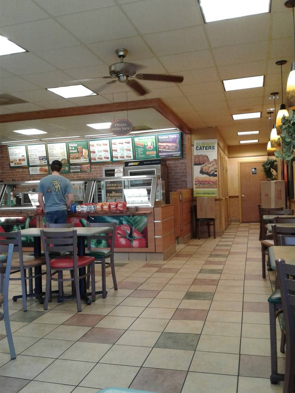 Subway | restaurant | 306 N Military St, Loretto, TN 38469, USA | 9318439078 OR +1 931-843-9078