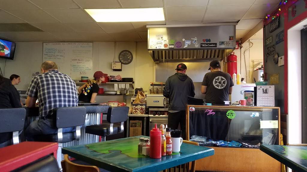 Good Truckin Diner | restaurant | 1107 S Washington Ave, Lansing, MI 48910, USA | 5172537961 OR +1 517-253-7961