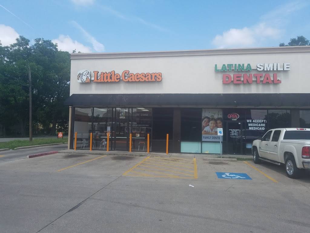 Little Caesars Pizza | meal takeaway | 2603 Fulton St Suite A, Houston, TX 77009, USA | 7132222212 OR +1 713-222-2212
