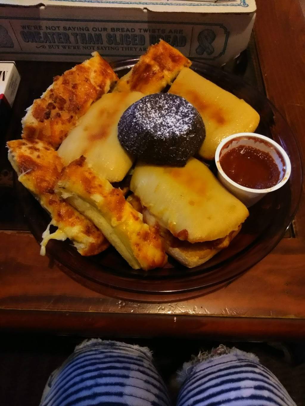 Dominos Pizza | meal delivery | 4430 Mann Rd, Indianapolis, IN 46221, USA | 3178563331 OR +1 317-856-3331