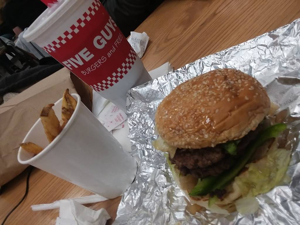 Five Guys | meal takeaway | 48 E Washington St, Indianapolis, IN 46204, USA | 3172208632 OR +1 317-220-8632