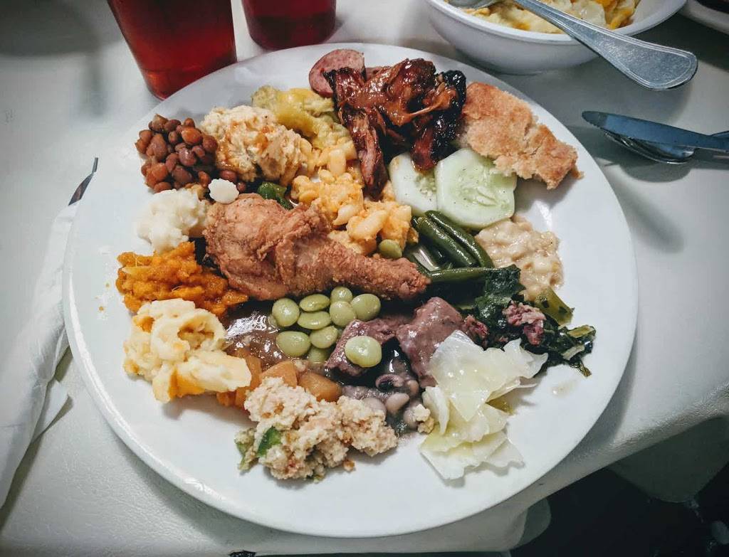 Mrs. Wilkes Dining Room | restaurant | 107 W Jones St, Savannah, GA 31401, USA | 9122325997 OR +1 912-232-5997