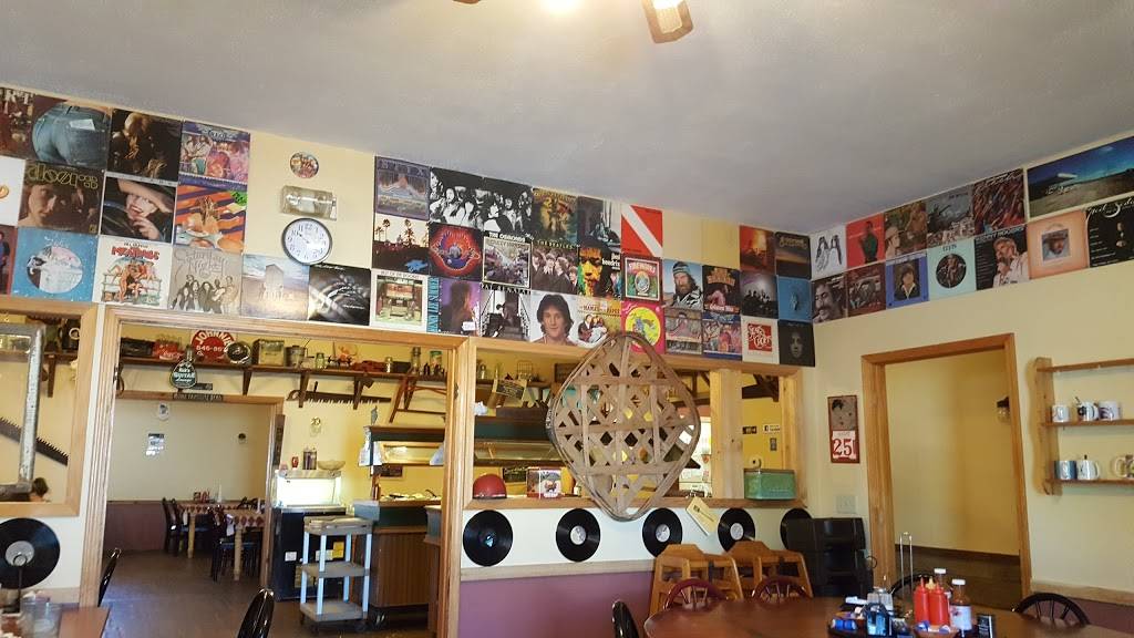 Hogg Heaven BBQ | restaurant | 411 W 9th St, Mt Carmel, IL 62863, USA | 6182627779 OR +1 618-262-7779