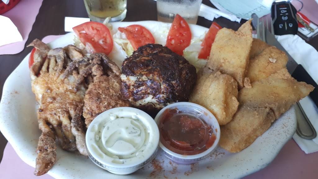 Johanns Restaurant & Lounge | restaurant | 1006 Back River Neck Rd, Essex, MD 21221, USA | 4105740533 OR +1 410-574-0533