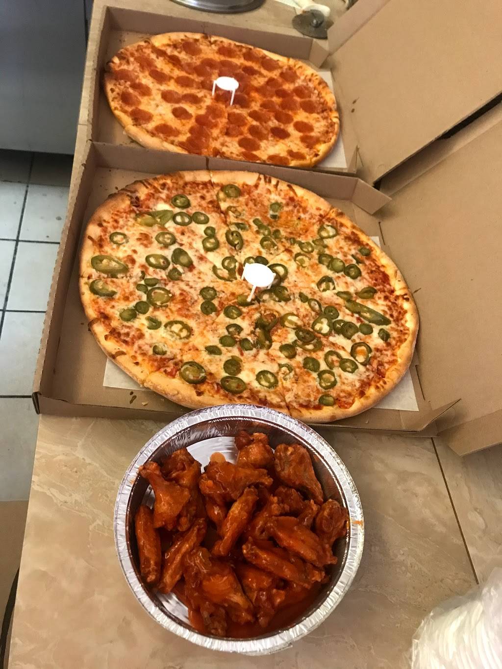 Luckys Pizza | restaurant | 6630 W Cactus Rd B108, Glendale, AZ 85304, USA | 6238787888 OR +1 623-878-7888