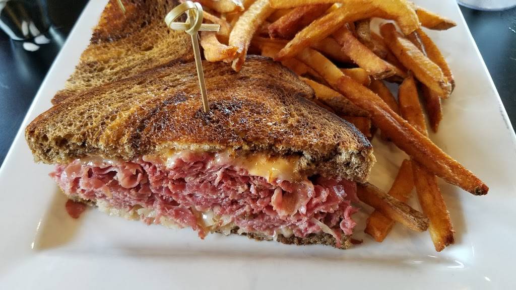 South Riding Inn | restaurant | 43090 Peacock Market Plaza, Chantilly, VA 20152, USA | 7033278055 OR +1 703-327-8055