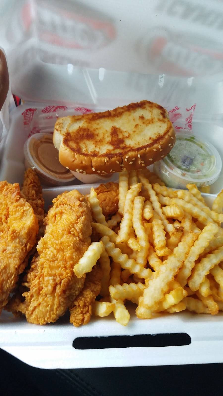 Raising Canes Chicken Fingers | meal takeaway | 320 S Plano Rd, Richardson, TX 75081, USA | 9724799413 OR +1 972-479-9413