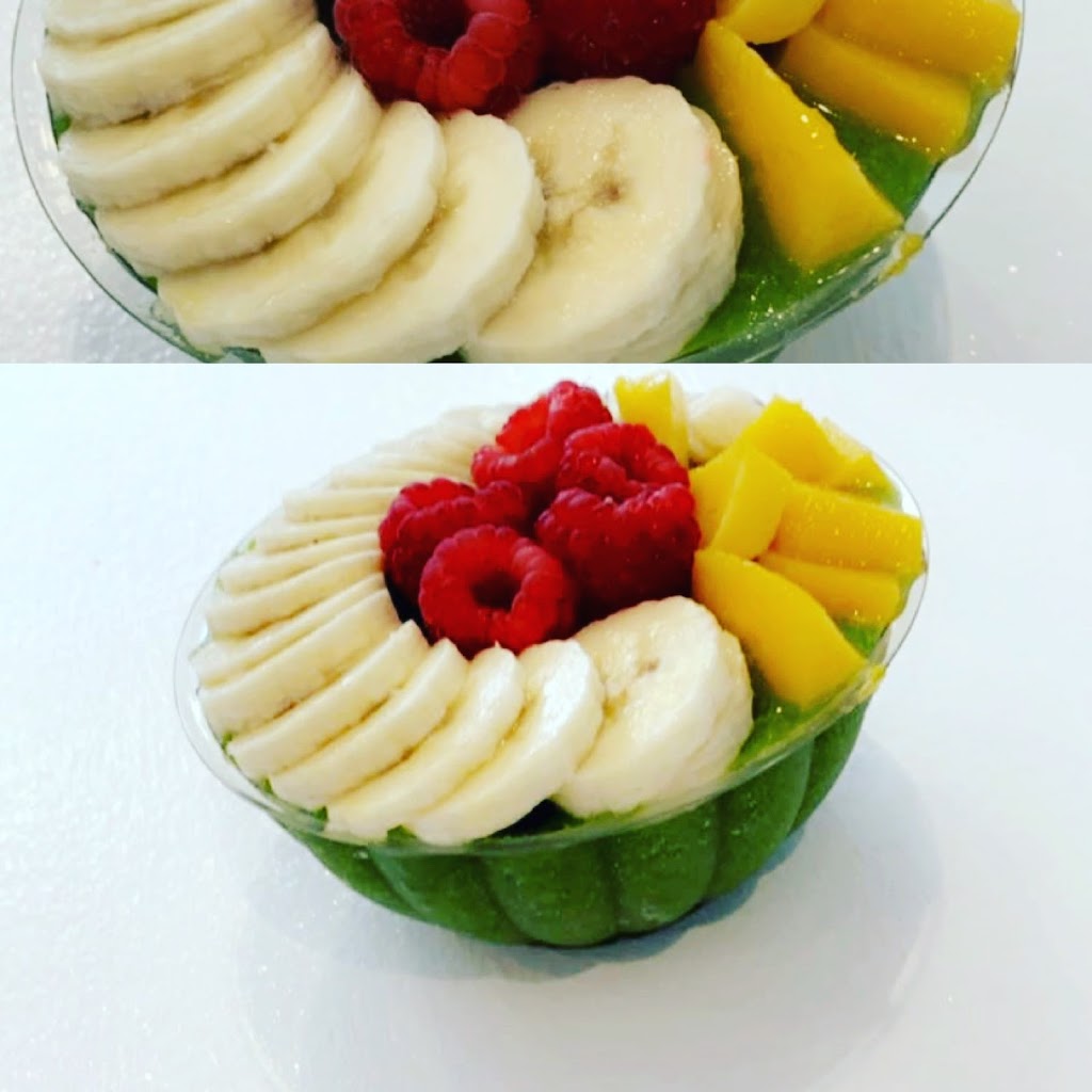 Smoothie joint | restaurant | 948 W Newport Ave, Chicago, IL 60657, USA | 7736977202 OR +1 773-697-7202