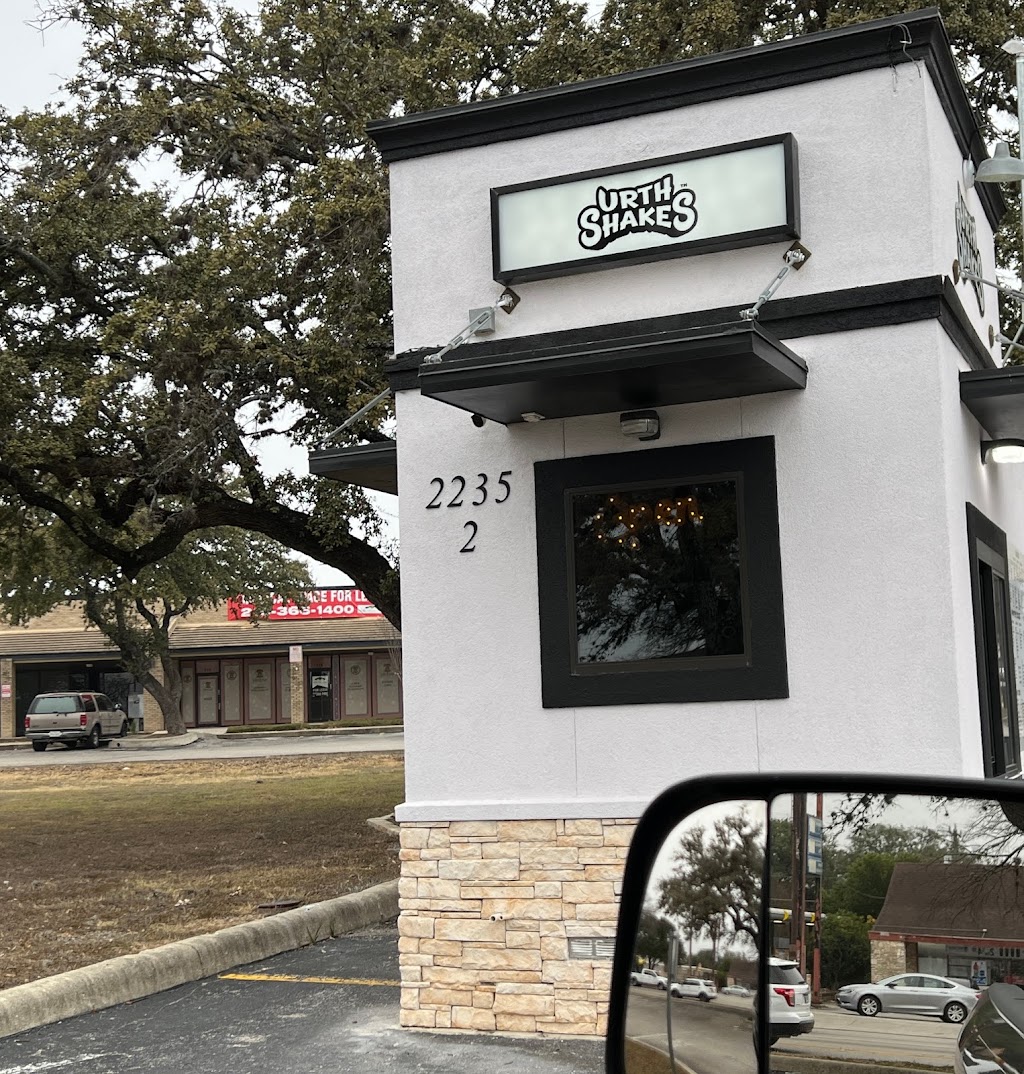 Urth Shakes | restaurant | 2235 Thousand Oaks Dr Bldg 2, San Antonio, TX 78232, USA | 2103142968 OR +1 210-314-2968