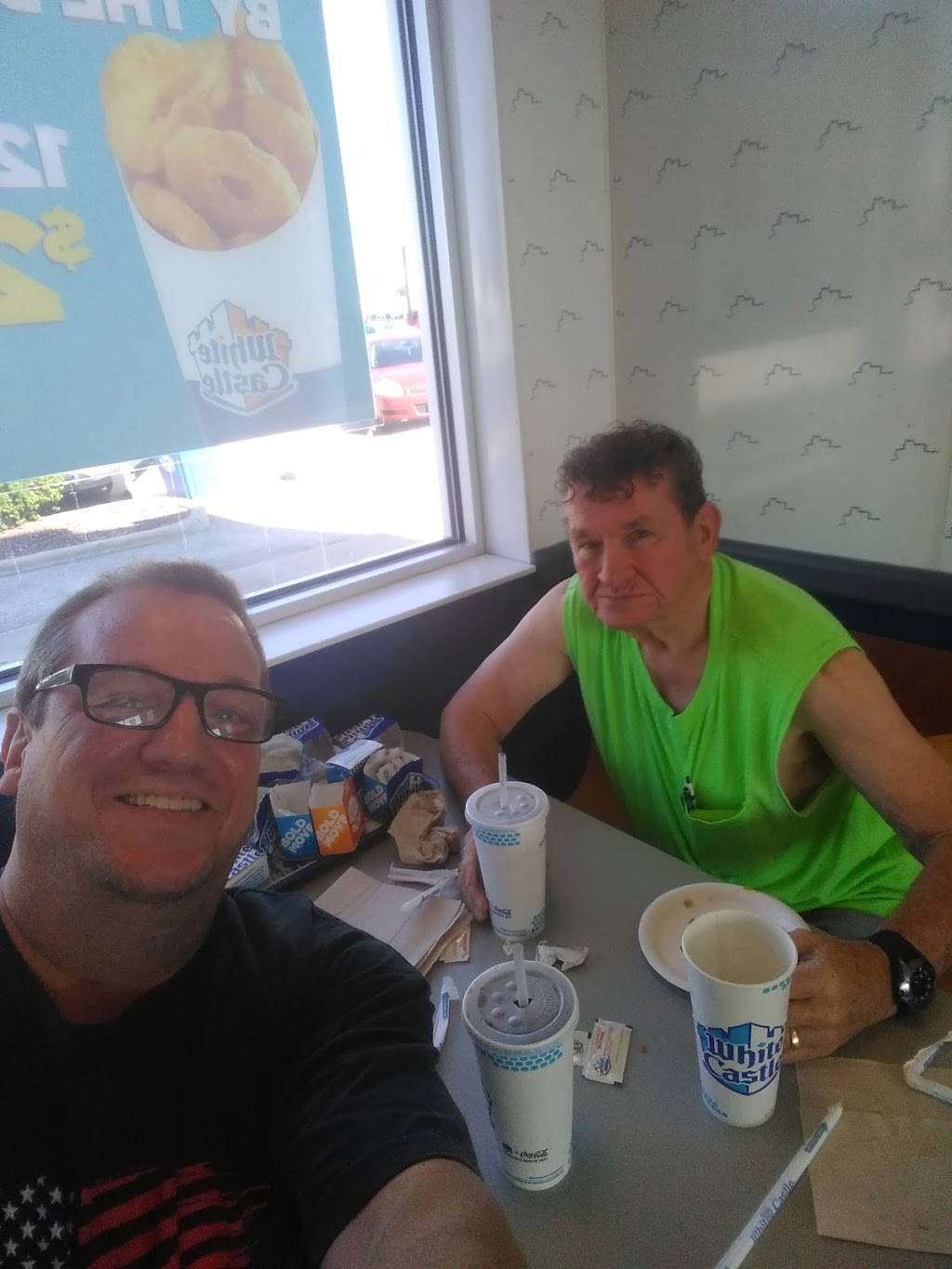 White Castle | restaurant | 10849 Lincoln Trail, Fairview Heights, IL 62208, USA | 6183987608 OR +1 618-398-7608