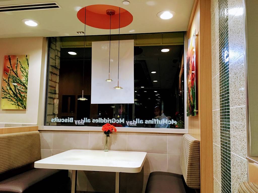 McDonalds | cafe | 530 S Waukegan Rd, Glenview, IL 60025, USA | 8477303007 OR +1 847-730-3007