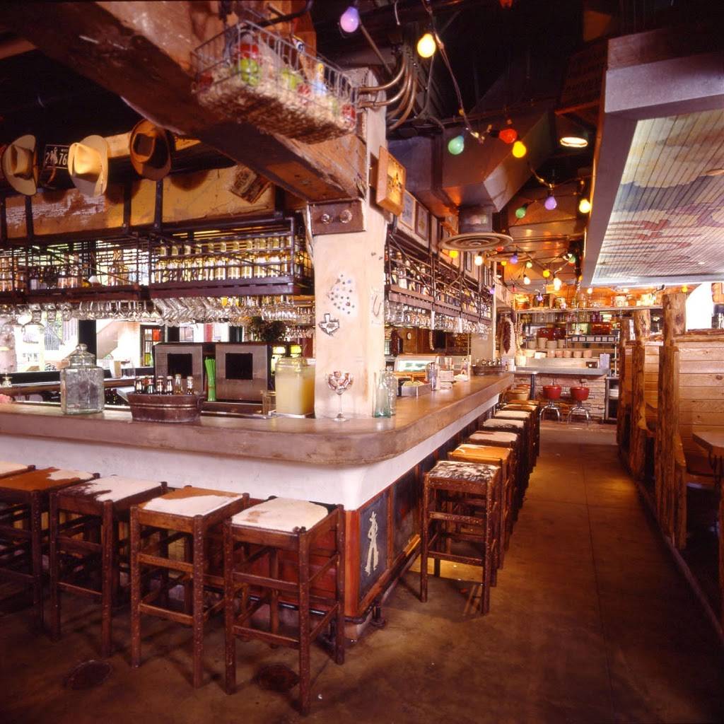 The County Line | restaurant | 111 W Crockett St #104, San Antonio, TX 78205, USA | 2102291941 OR +1 210-229-1941